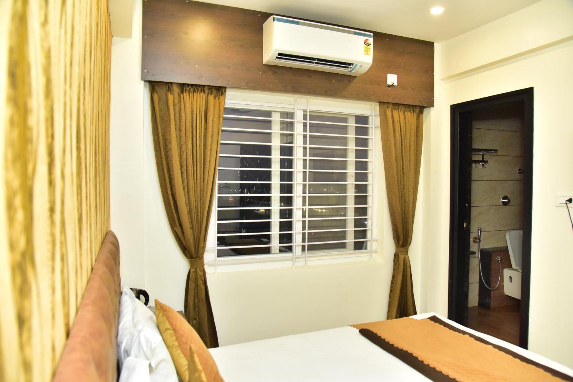 Meadows Inn Mysore Exterior photo