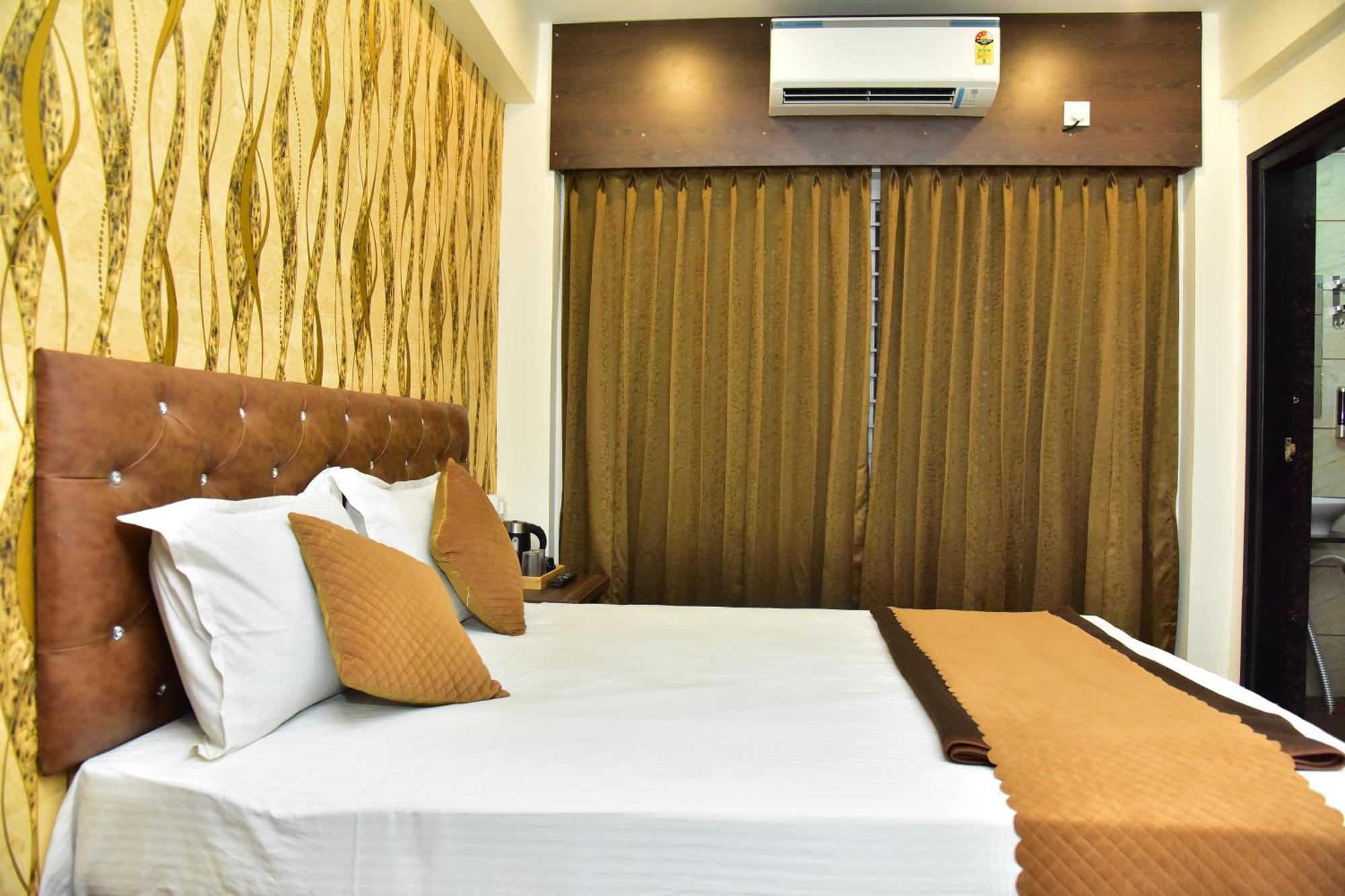 Meadows Inn Mysore Exterior photo